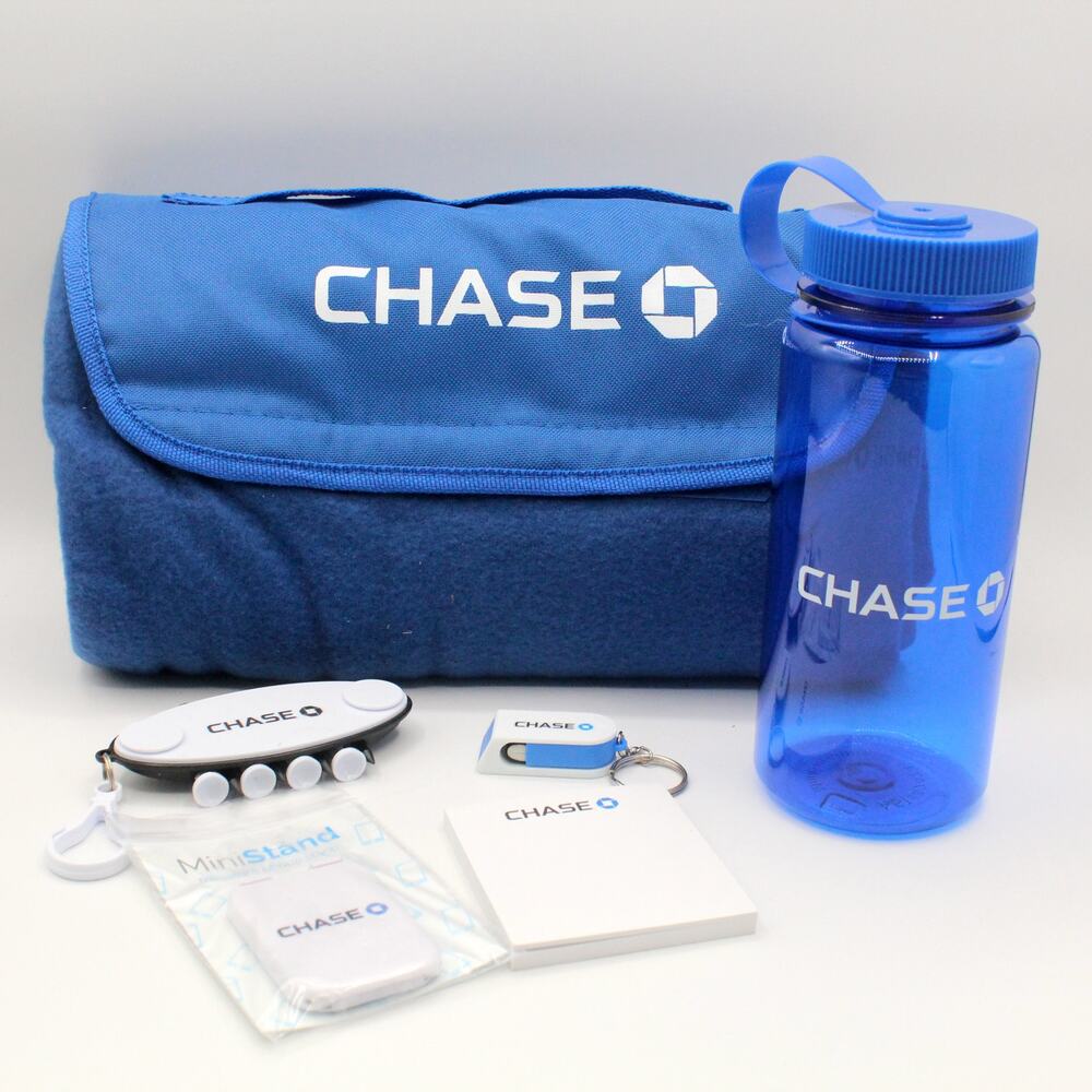 CHASE Bank 6-Piece Promo Gift Set Blanket Water‎ Bottle Golf Tees NEW